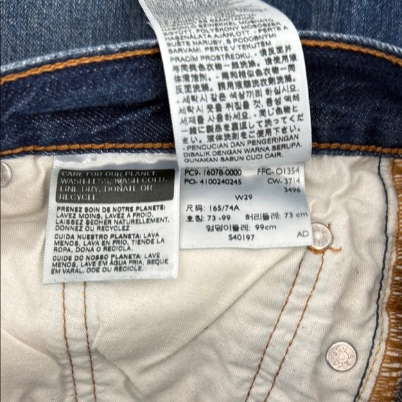 Levi's Women's Blue Jean Shorts - Picture 6 of 6